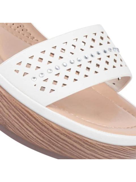 SANDALIA PERFORADA CON PLATAFORMA BLANCO SHOSH