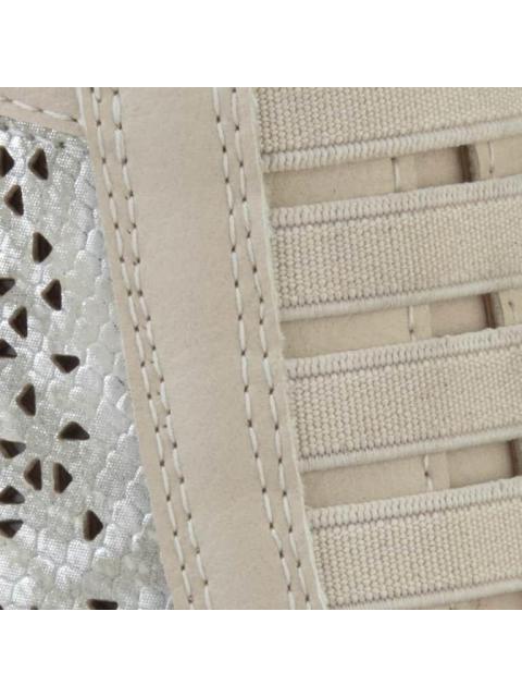 TENIS CONFORT CON ELASTICO BEIGE SHOSH